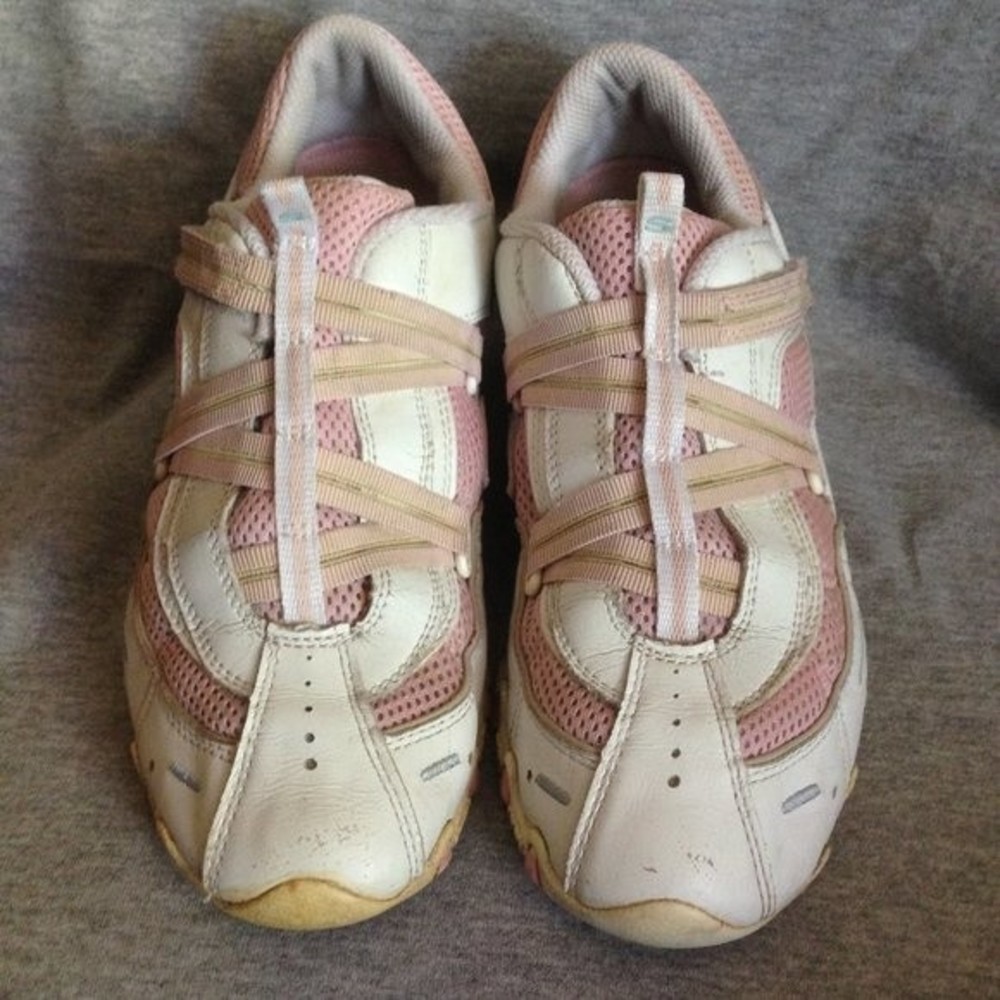 Pink & white skecher shoes size 9.5 womens